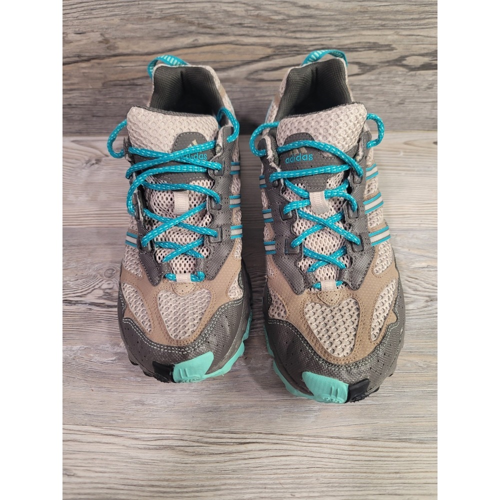 adidas kanadia woman's running shoes. breathable fabric. size 11 Non slip
